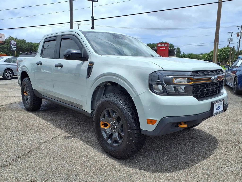 Used 2024 Green Ford XLT image 17
