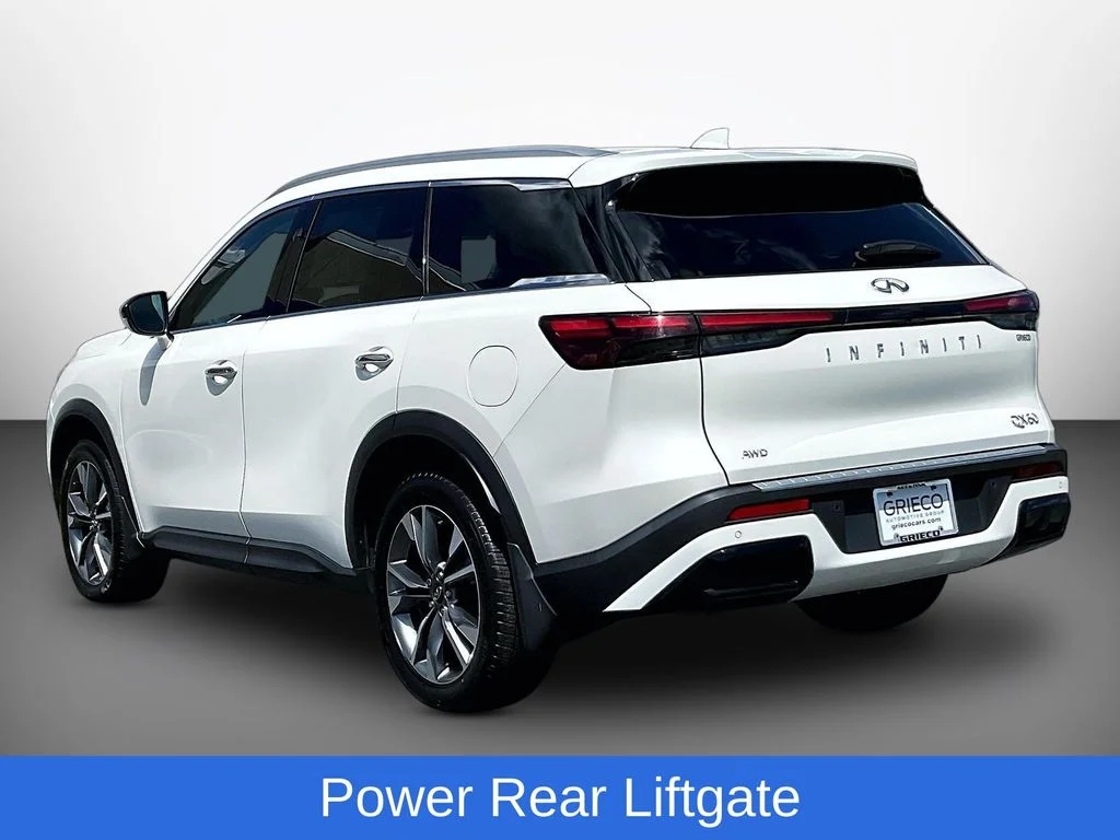 Used 2023 White INFINITI LUXE image 5