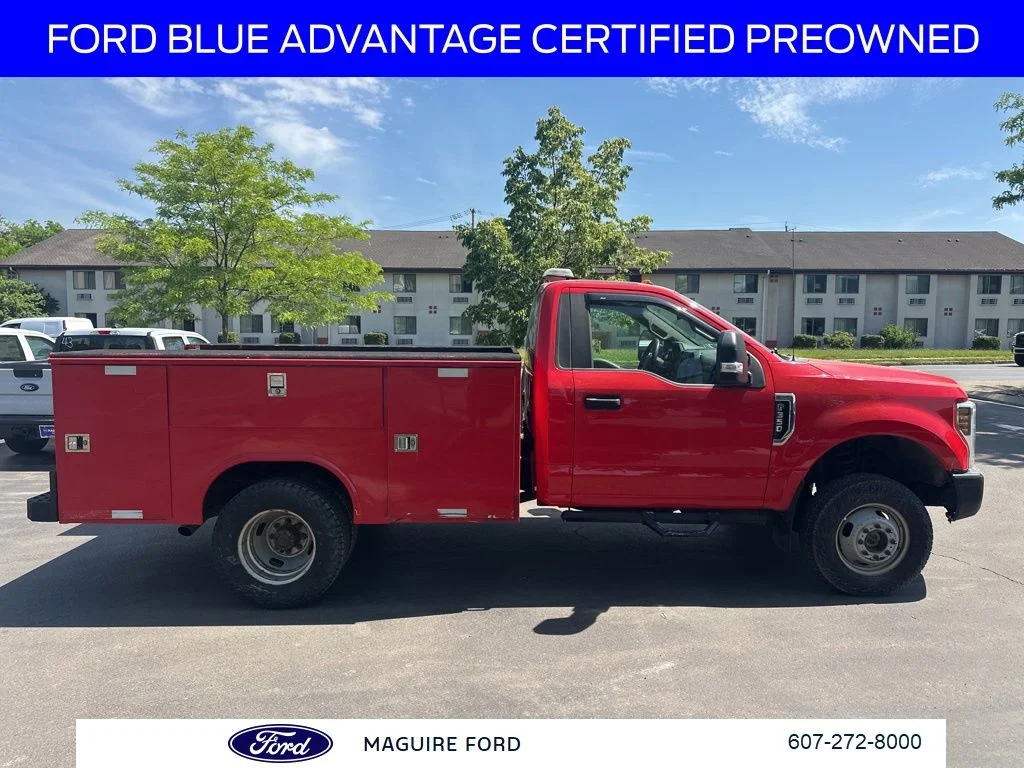 Used 2019 Red Ford XL image 4