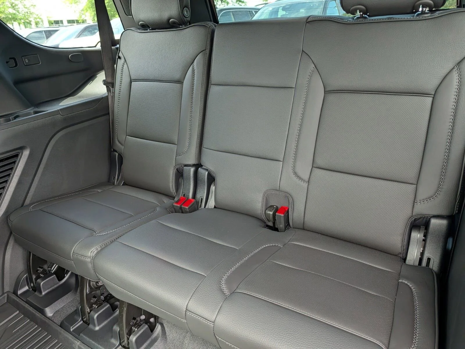 2026 GMC Yukon Denali - Photo 28