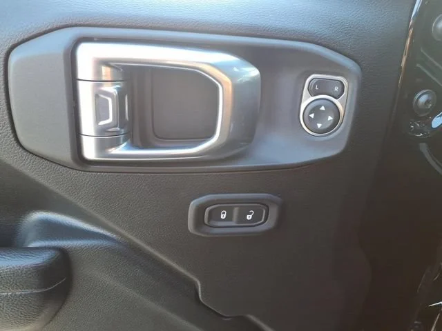 Used 2022 Black Jeep Rubicon 4x4 image 18