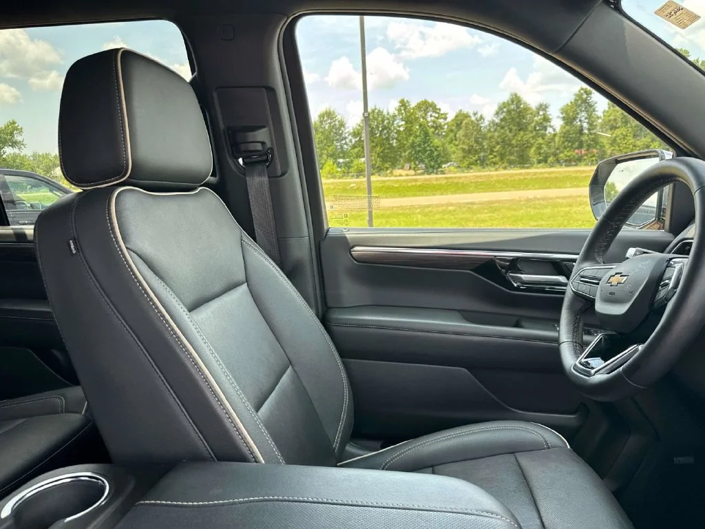 Used 2025 Gray Chevrolet Premier image 20
