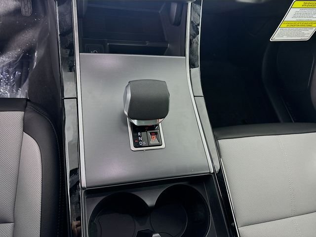 Used 2026  Land Rover S image 19