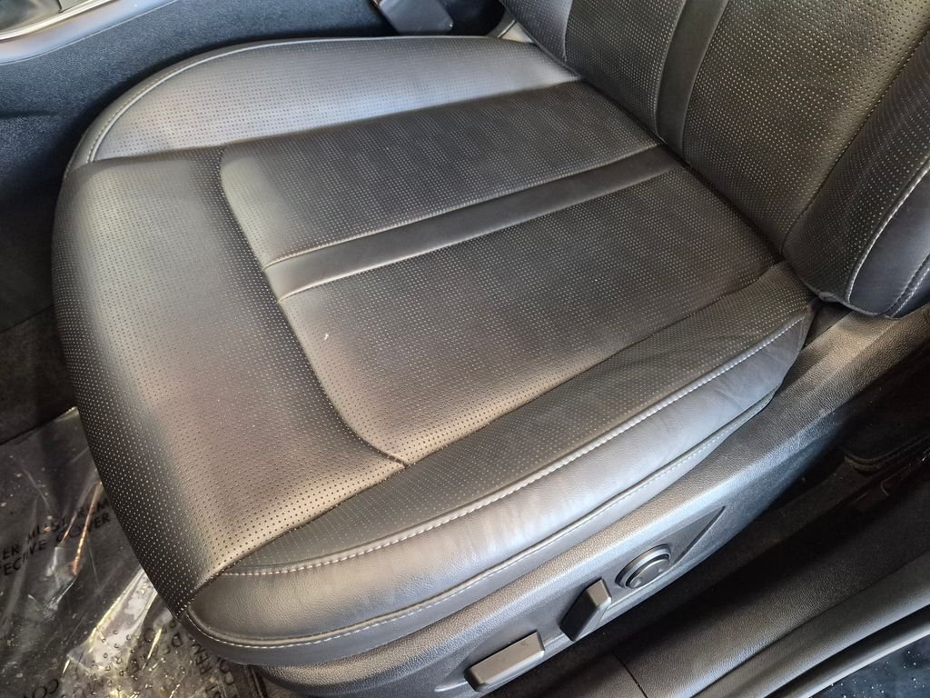 Used 2025 Black Kia EX image 15