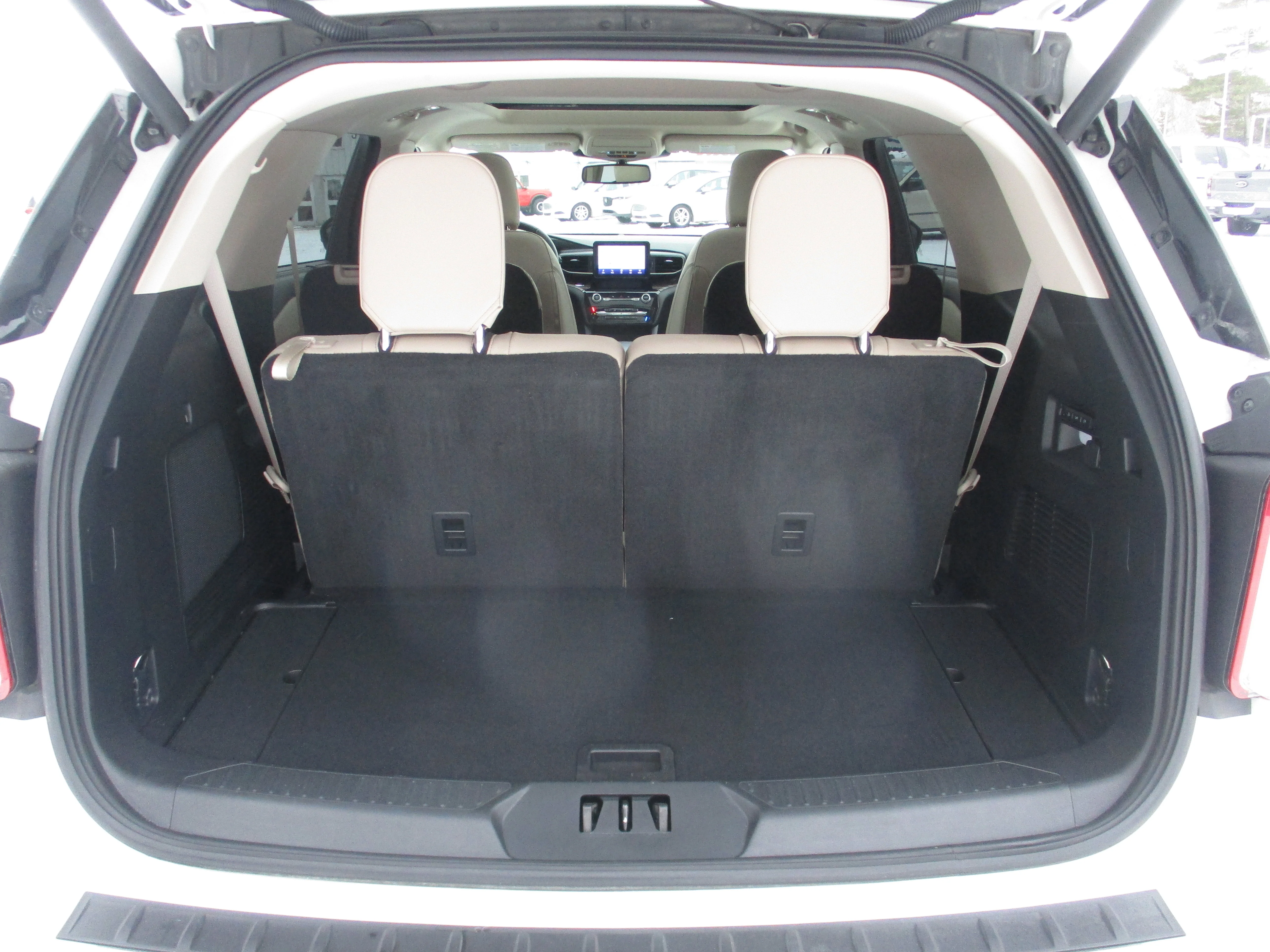 Used 2022 Star White Metallic Tri-Coat Ford Limited image 15