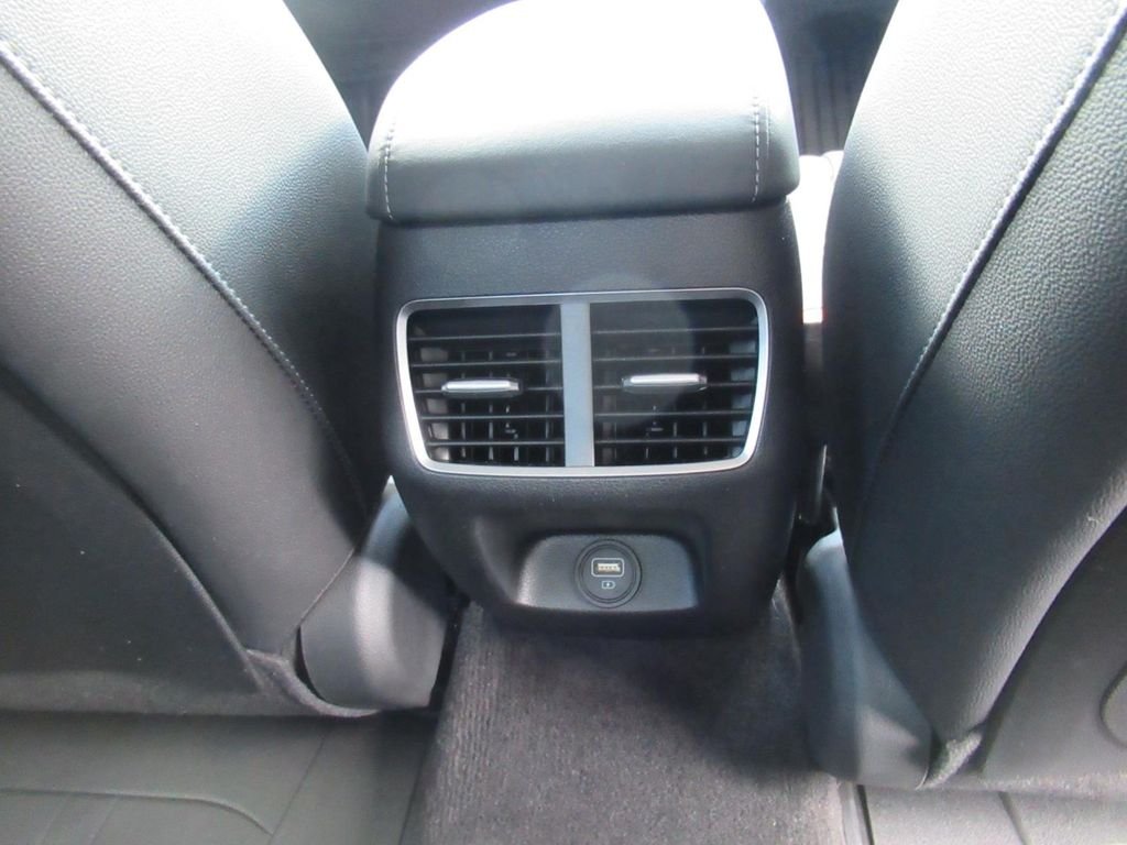 Used 2022 Black Hyundai Limited image 34