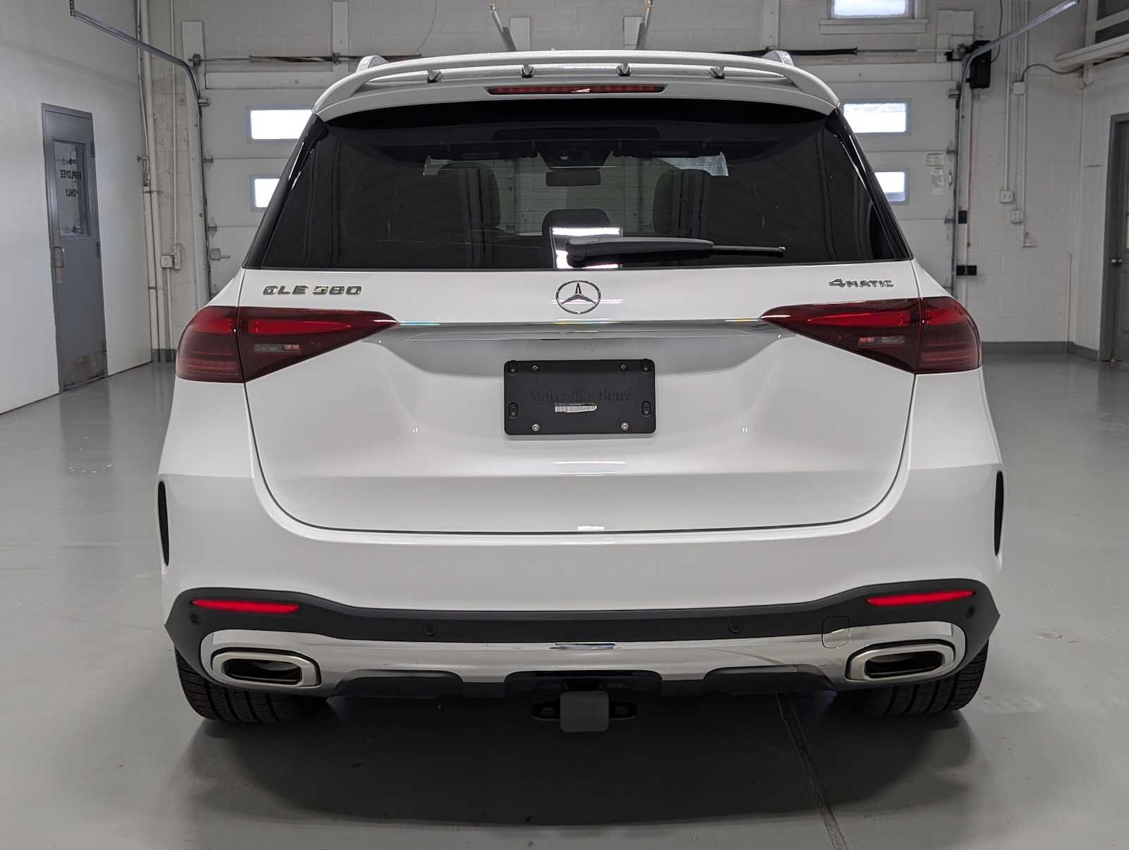 Certified Used 2026 MANUFAKTUR Moonlight White Metallic Mercedes-Benz GLE 580 image 9