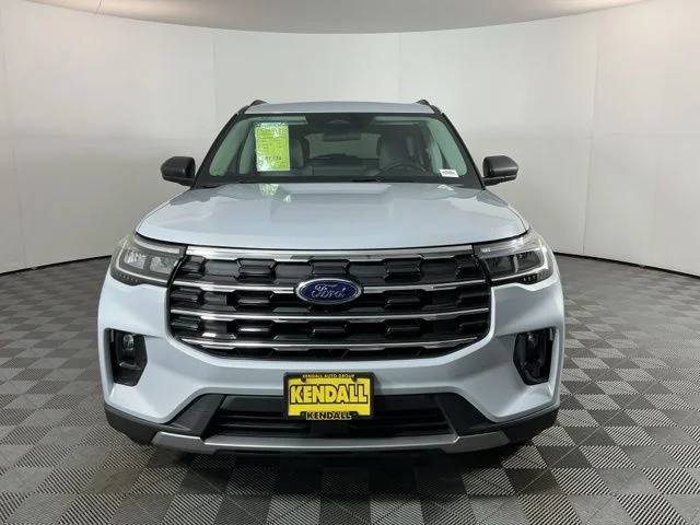 New 2026 Space White Metallic Ford Active image 2