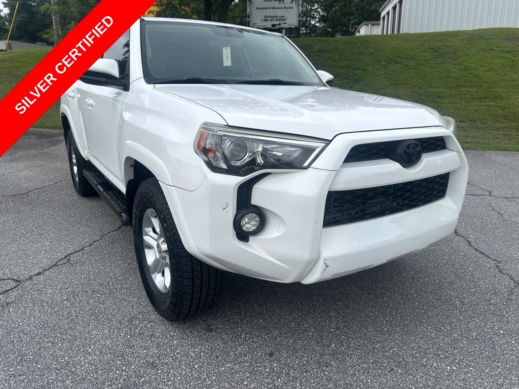 Used 2017 Super White Toyota SR5 image 1