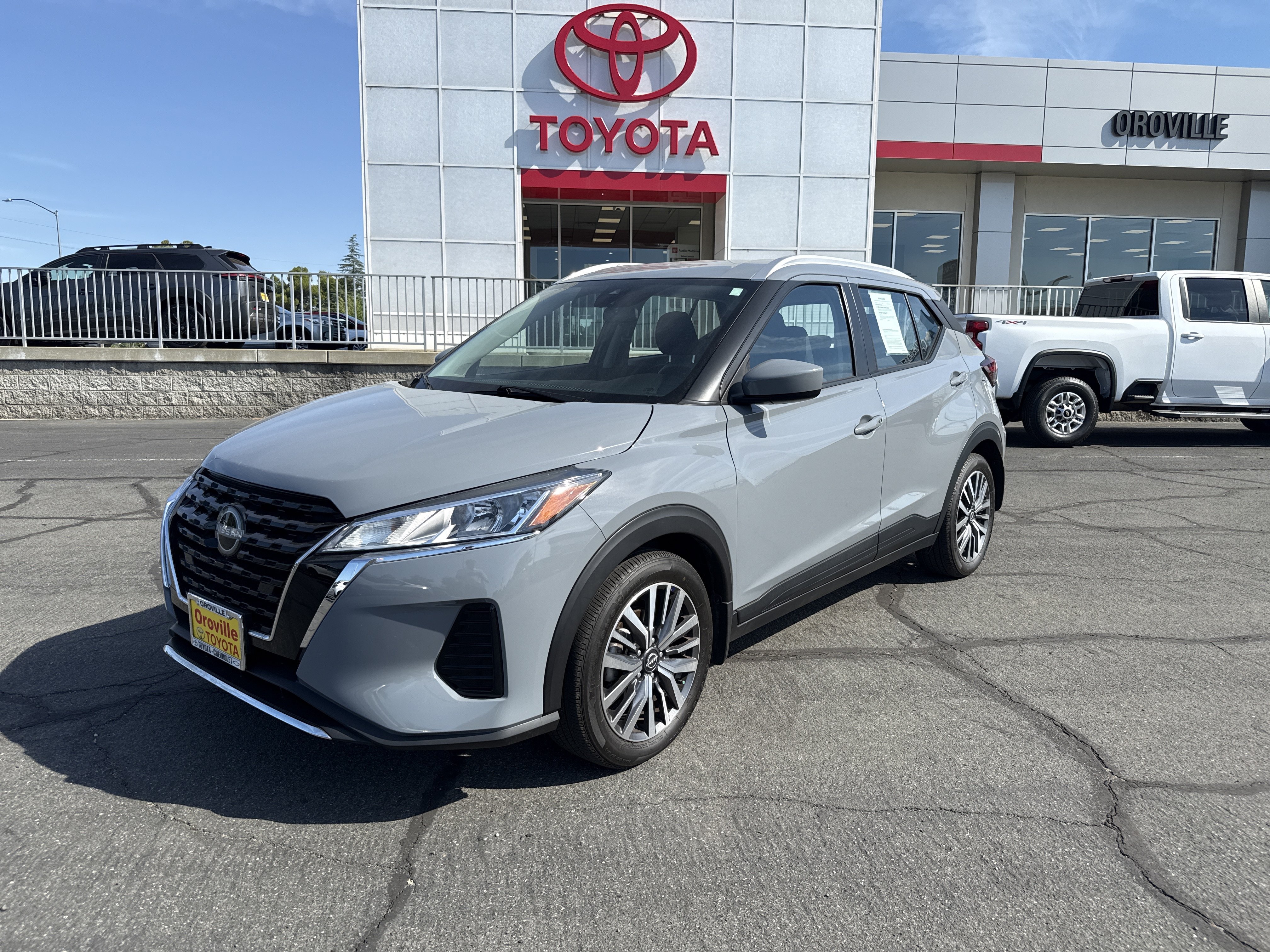 Used 2023 Boulder Gray Pearl Nissan SV image 1