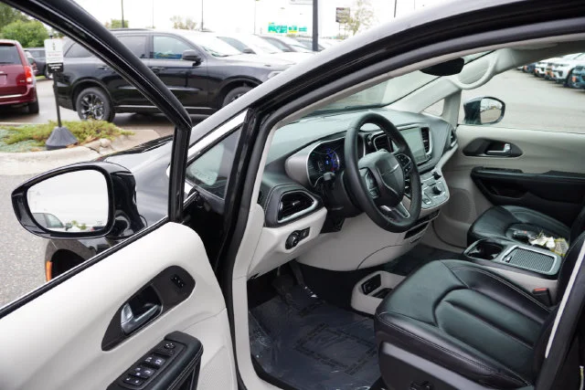 Certified Used 2024 Black Chrysler Select image 15