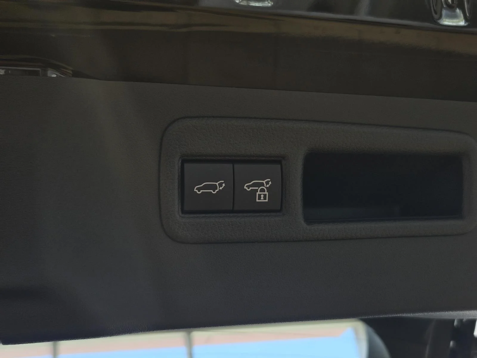 New 2026 Midnight Black Metallic Toyota SE image 10