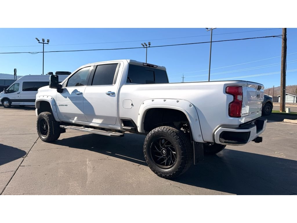 Used 2023 White Chevrolet High Country image 7