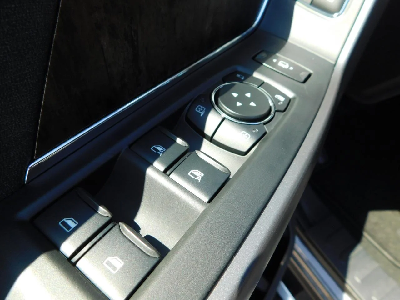 New 2027 Carbonized Gray Metallic Ford F-250® Lariat® image 30