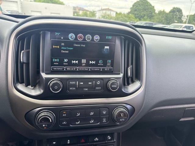 Used 2016 Black Chevrolet Z71 image 30