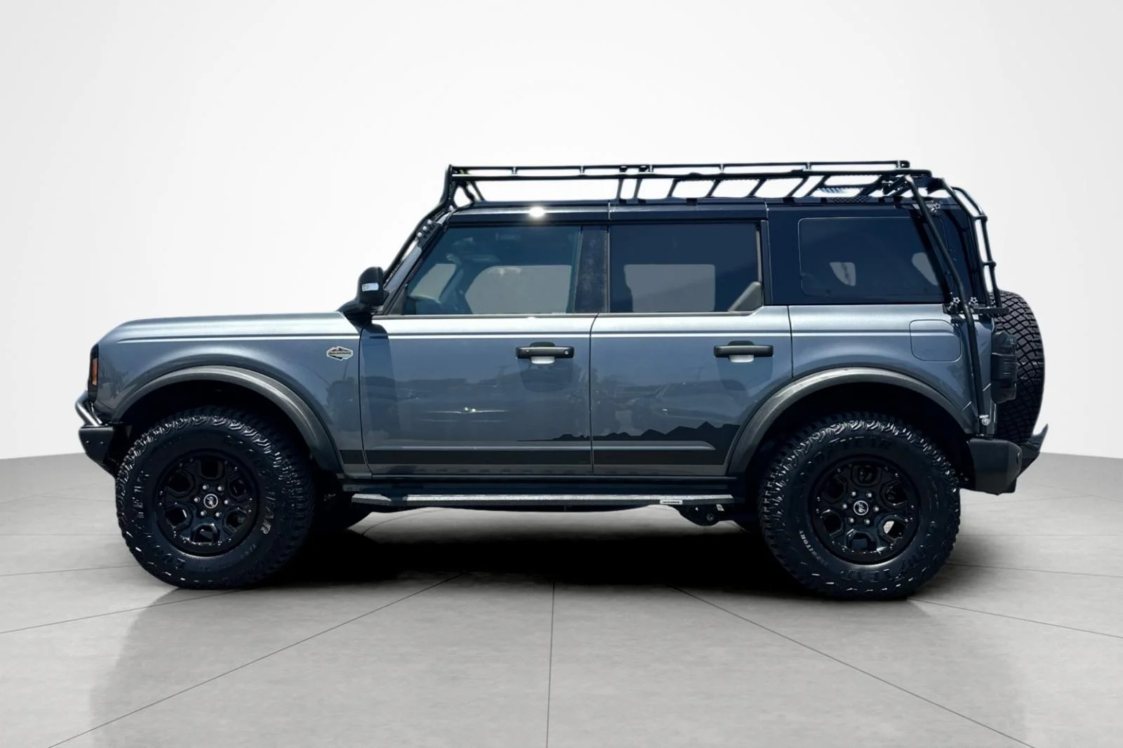 Used 2024 GRAY Ford Wildtrak image 2