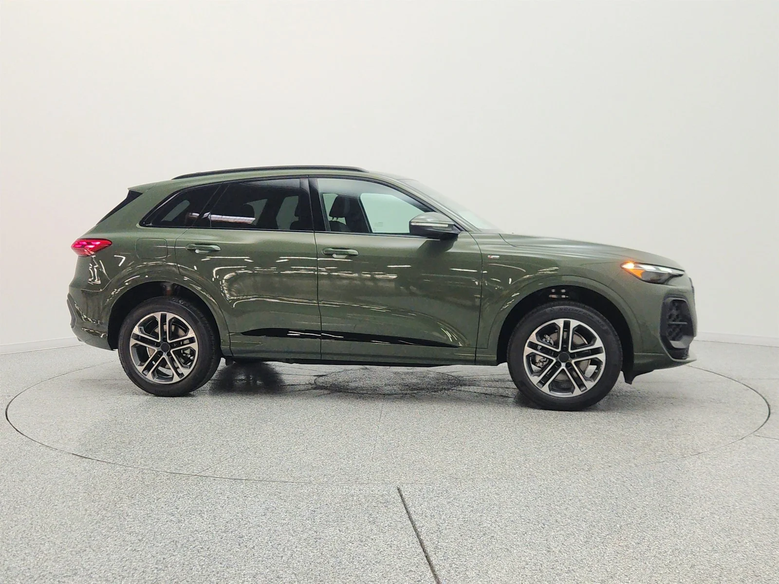 New 2026 District Green Metallic Audi Premium 2.0 TFSI quattro image 4
