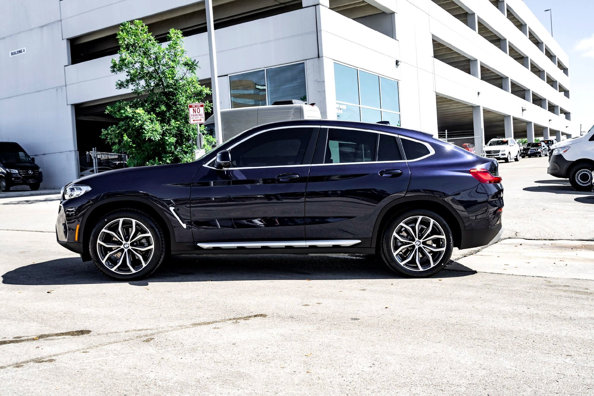 Used 2023 Tanzanite Blue II Metallic BMW xDrive30i image 8