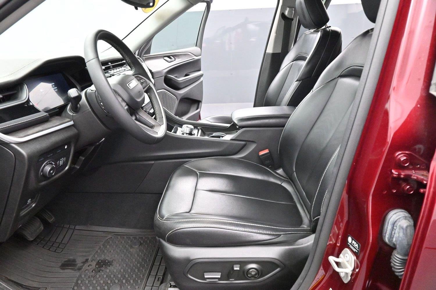 Used 2024 Red Jeep 4x4 image 12