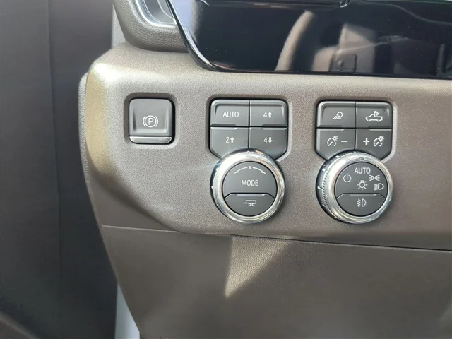 2026 GMC Sierra 1500 SLT - Photo 18