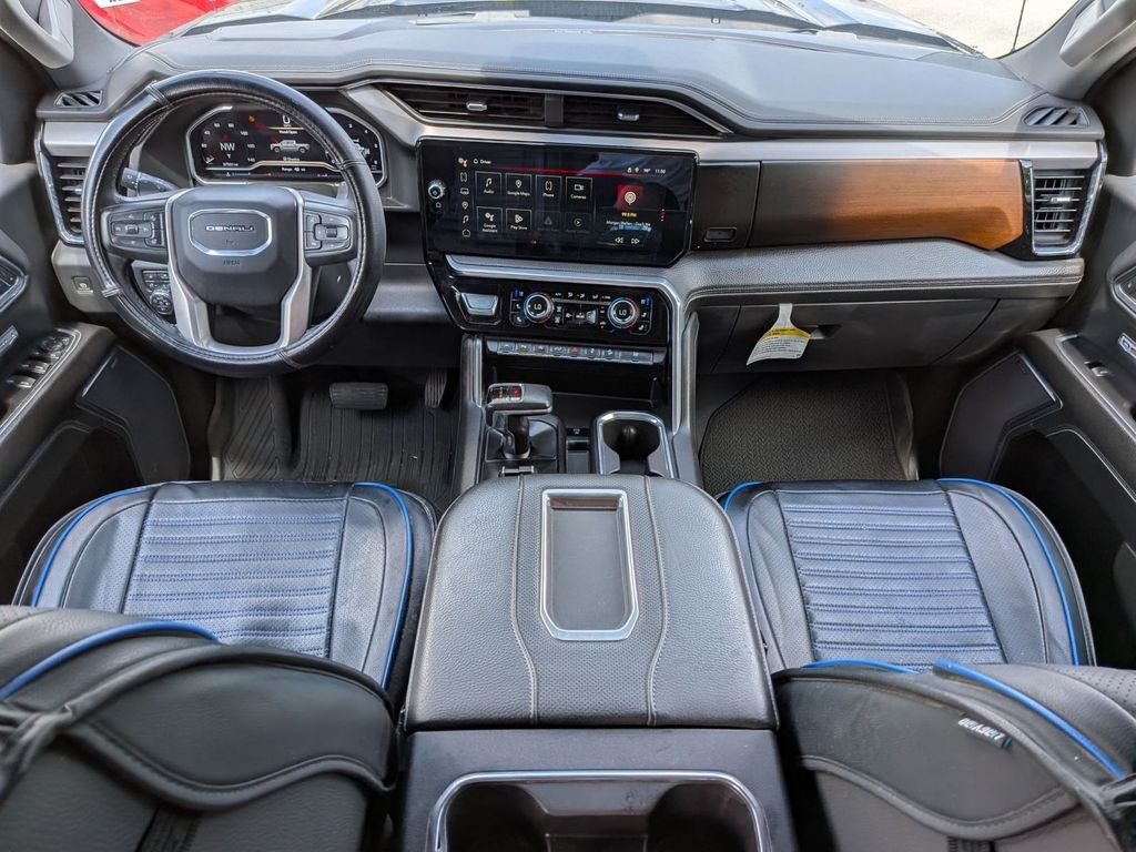 Used 2022 Silver GMC Denali image 4