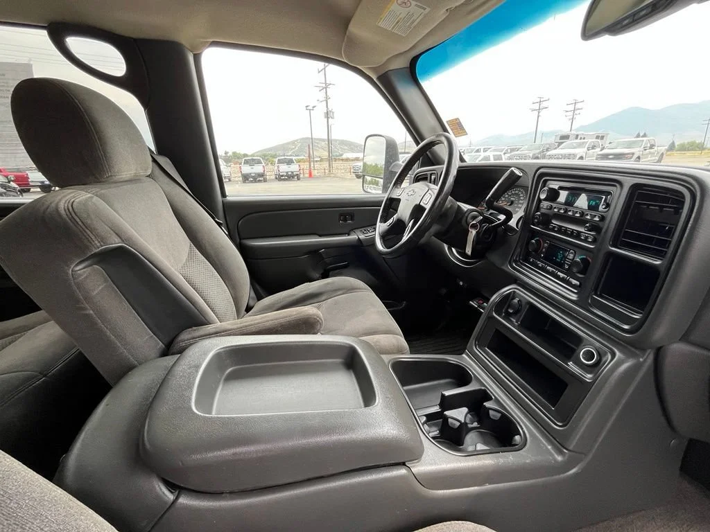 Used 2006 Tan Chevrolet Work Truck image 21