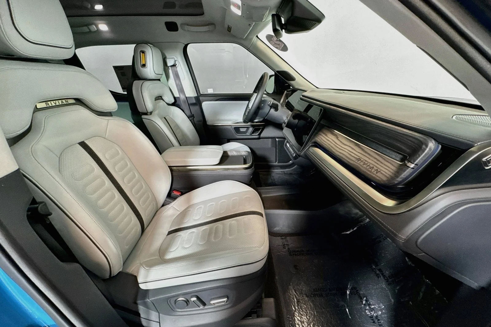 Used 2022 Rivian Blue Rivian Adventure Package image 23