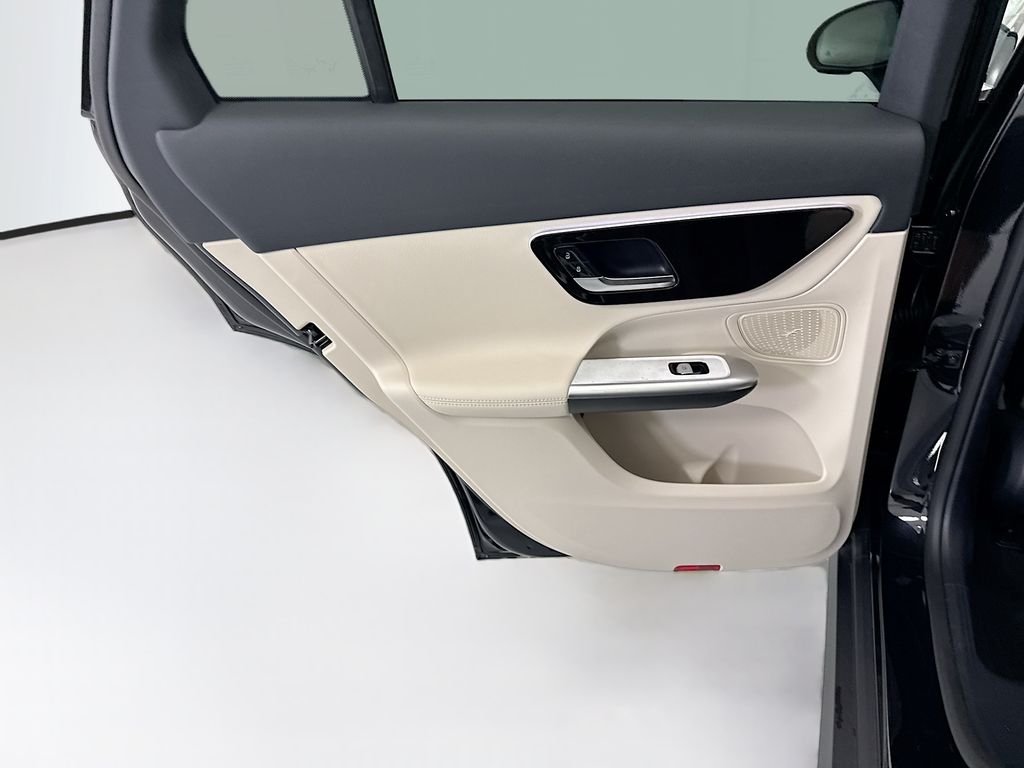 New 2026 Obsidian Black Metallic Mercedes-Benz GLC 300 image 24