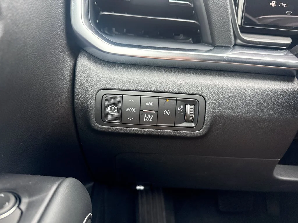New 2027 Glacier White Tricoat GMC Denali image 18