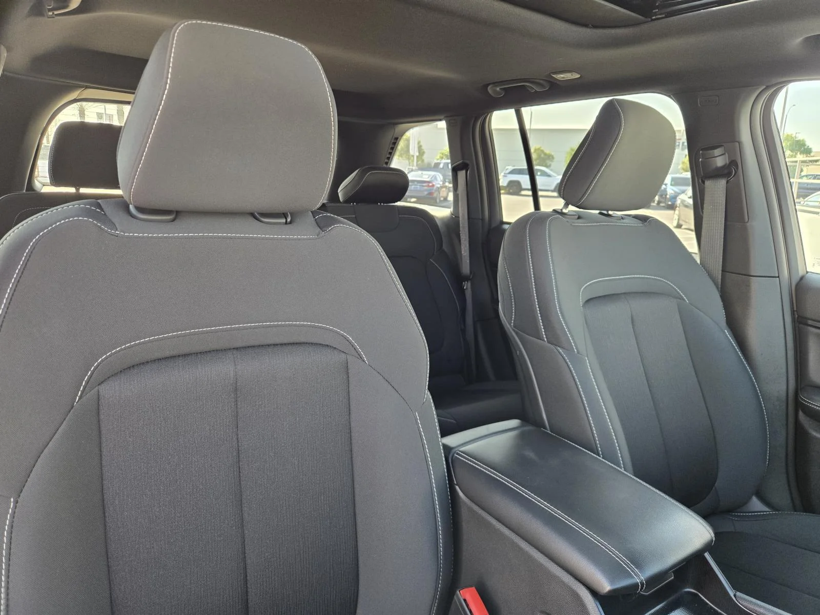 2025 Jeep Grand Cherokee Laredo - Photo 31