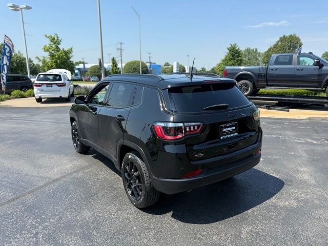 Certified Used 2023 Diamond Black Jeep Latitude image 3