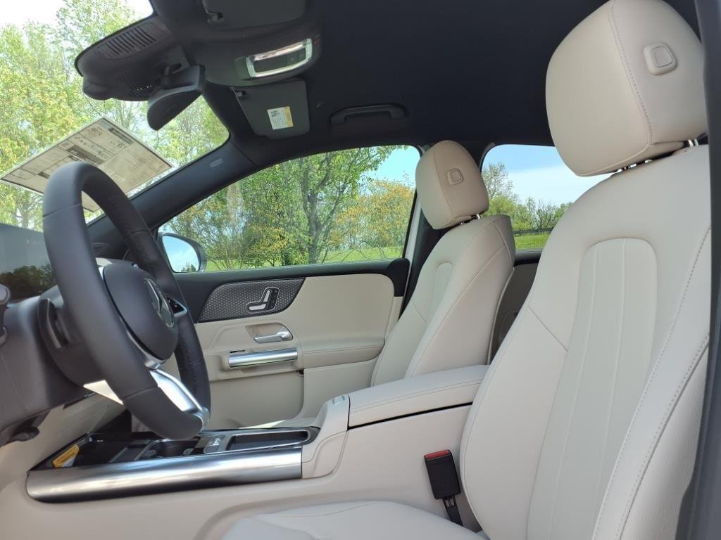 Used 2025 Polar White Mercedes-Benz GLA 250 image 10