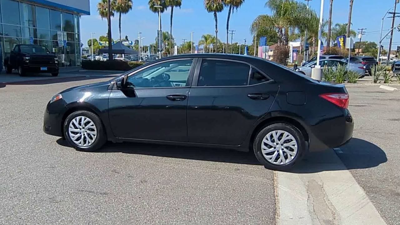 Used 2018 Black Toyota L image 5