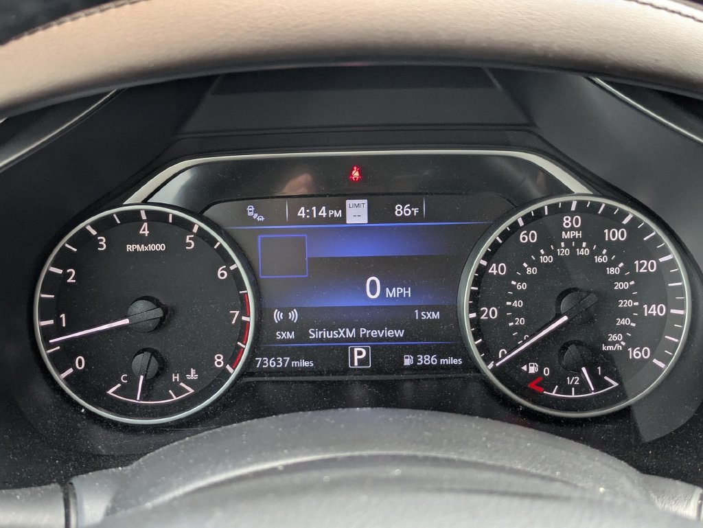 Used 2020 White Nissan Platinum image 13