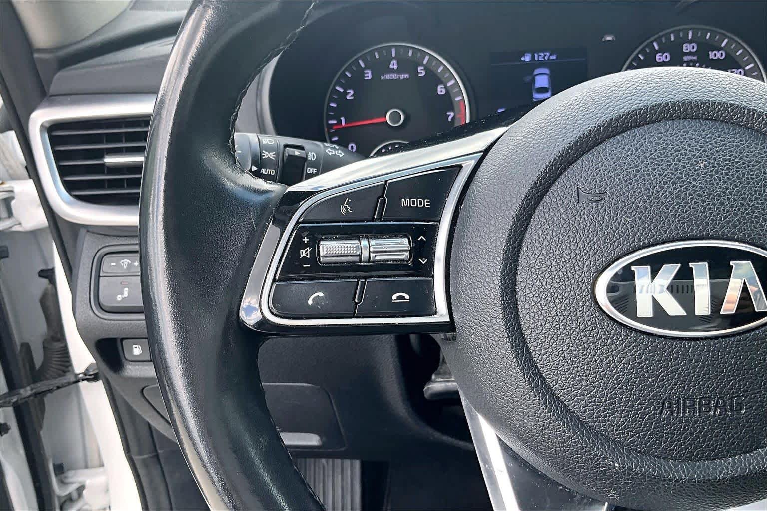 Used 2019 Snow White Pearl Kia EX image 23