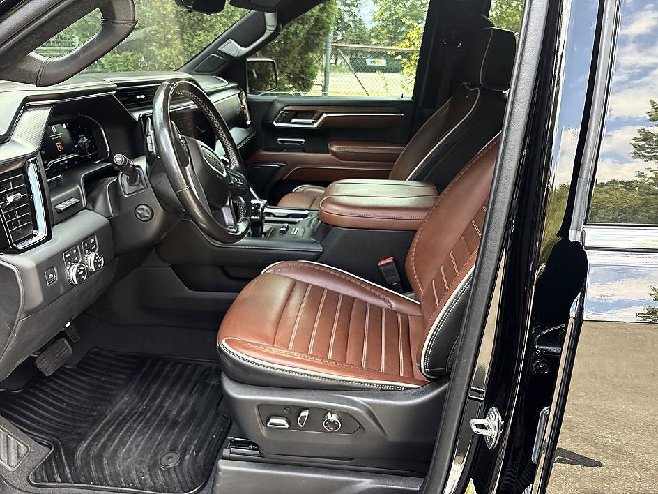 Used 2023 Onyx Black GMC Denali Ultimate image 11