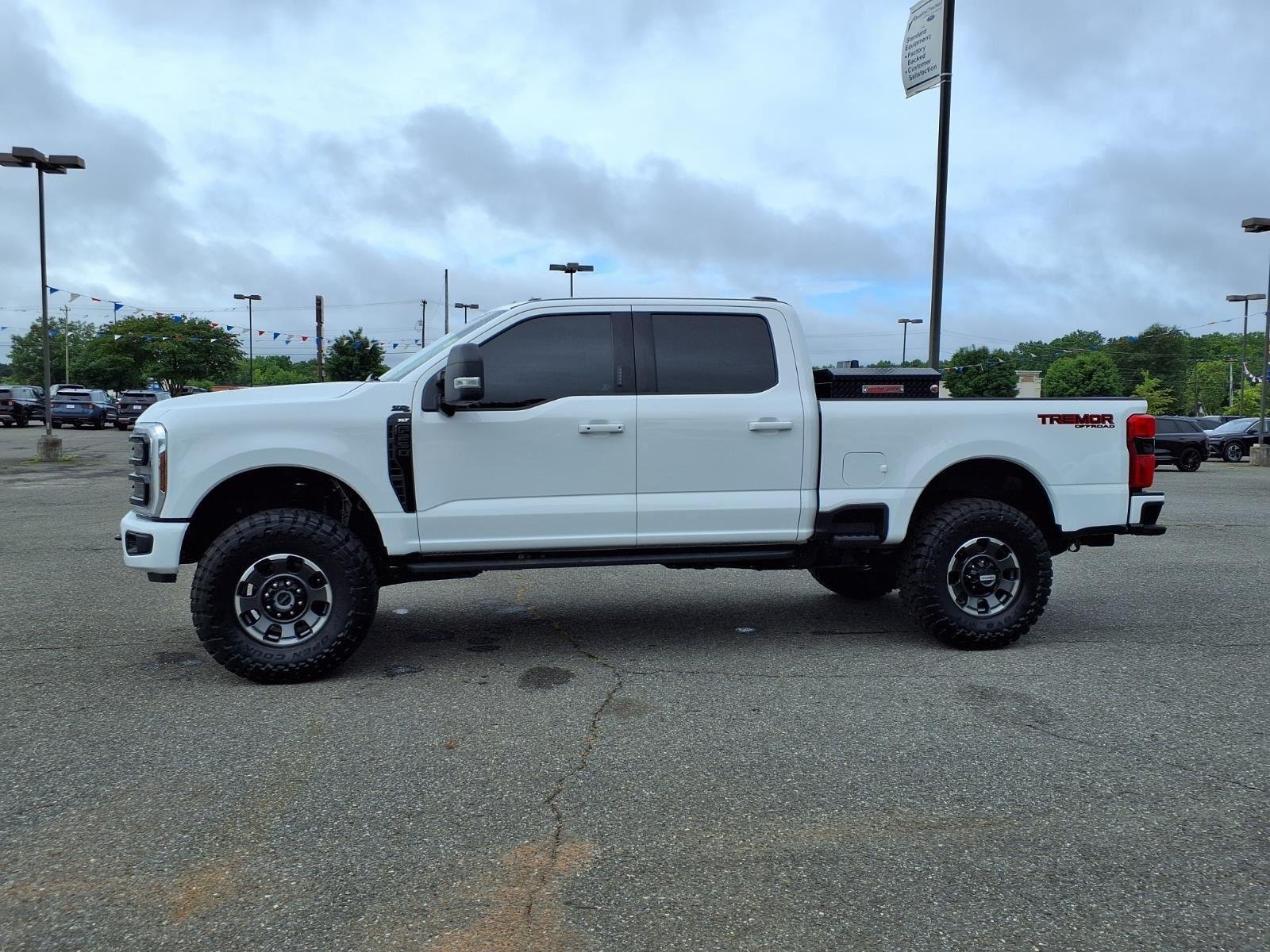 Used 2024 White Ford XLT image 3
