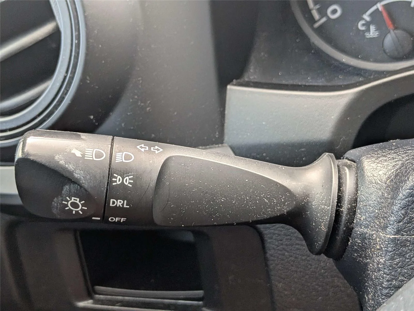 Used 2019 Silver Toyota SR image 25