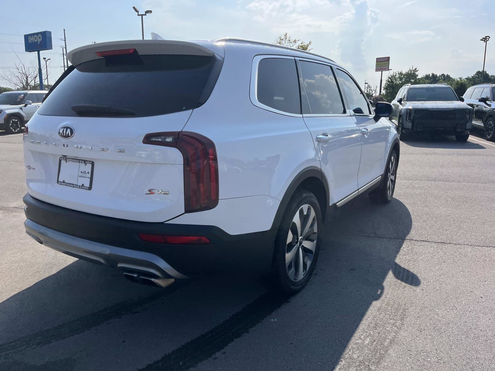 Used 2021 Glacial White Pearl Kia S image 3