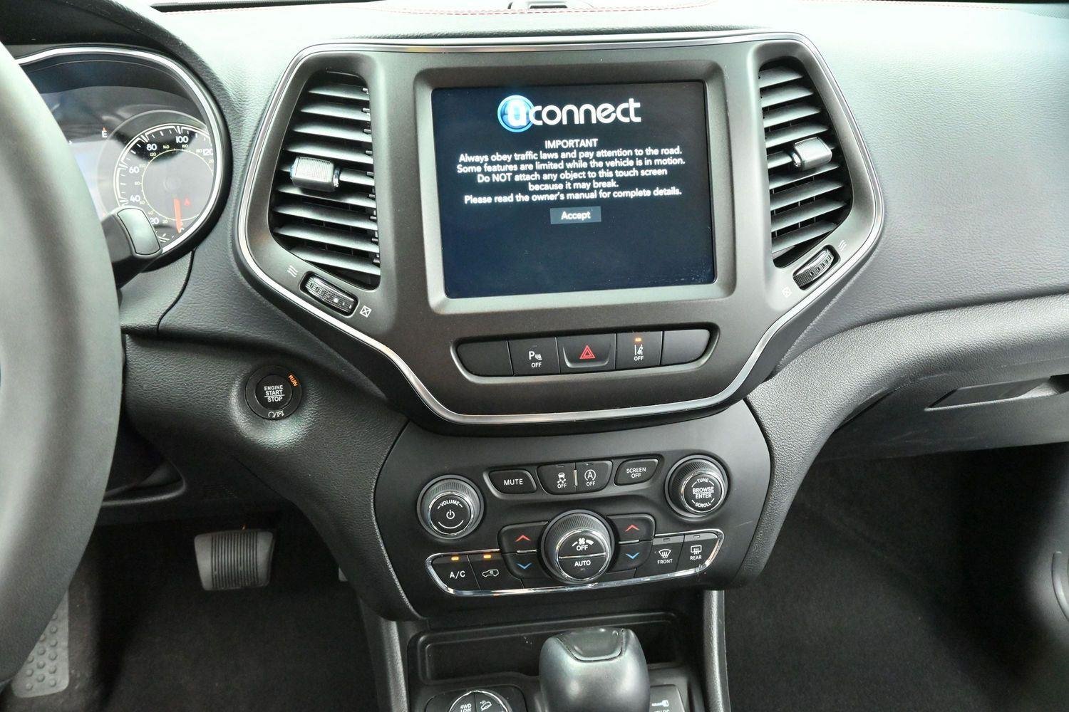 Used 2022 Bright White Clearcoat Jeep Trailhawk image 22