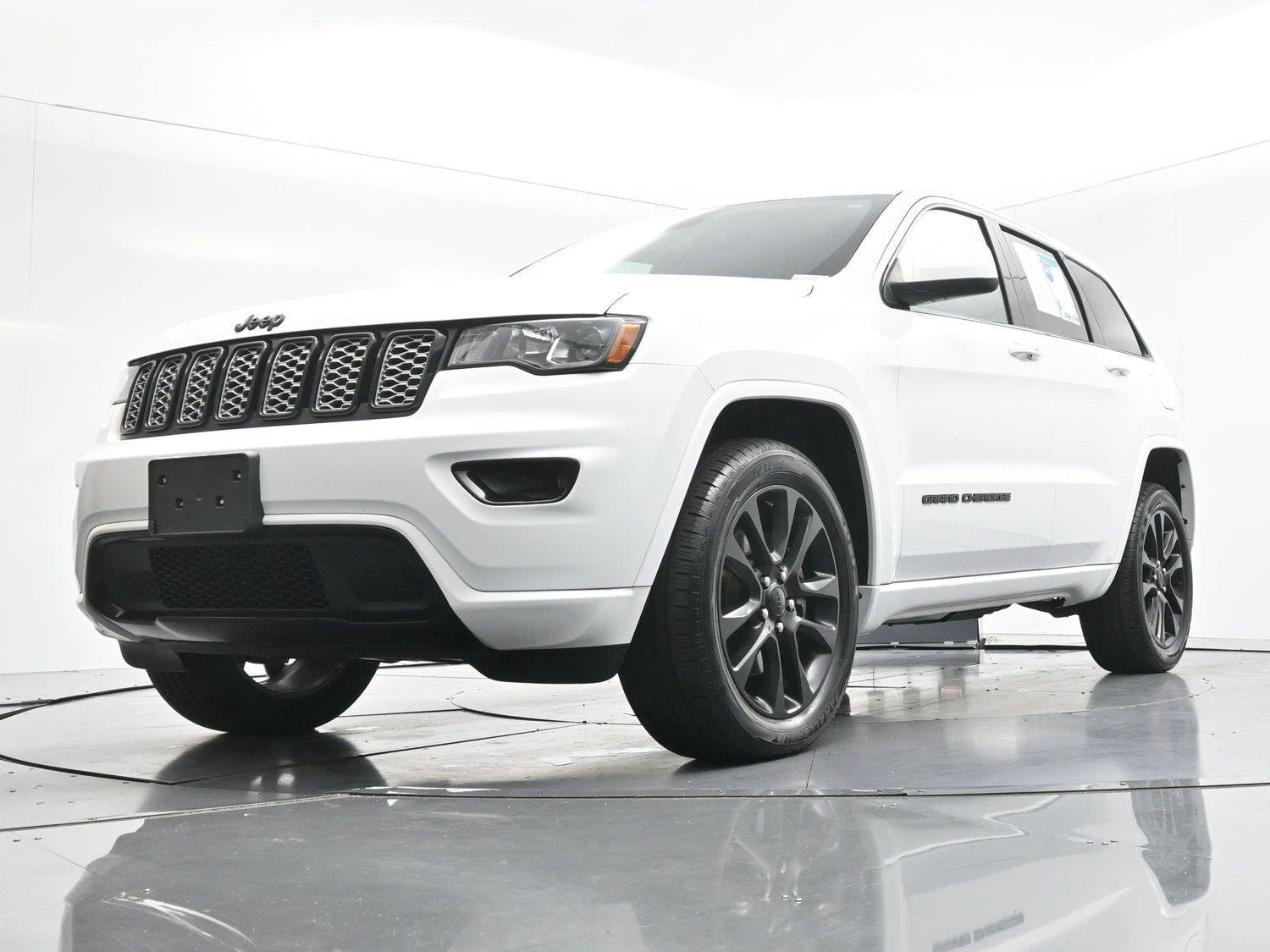 Used 2021 Bright White Clearcoat Jeep Laredo X image 49