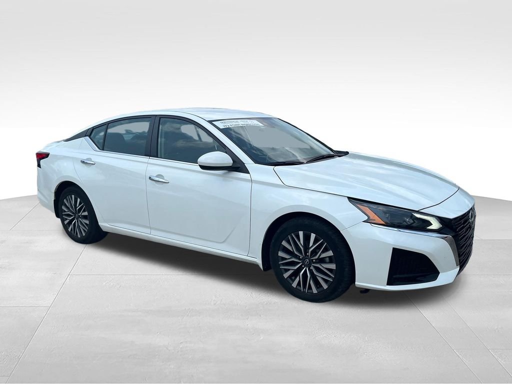 Used 2023 White Nissan 2.5 SV image 7