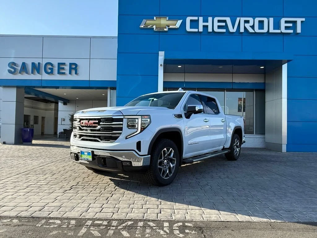 New 2026 Glacier White Tricoat GMC SLT image 2