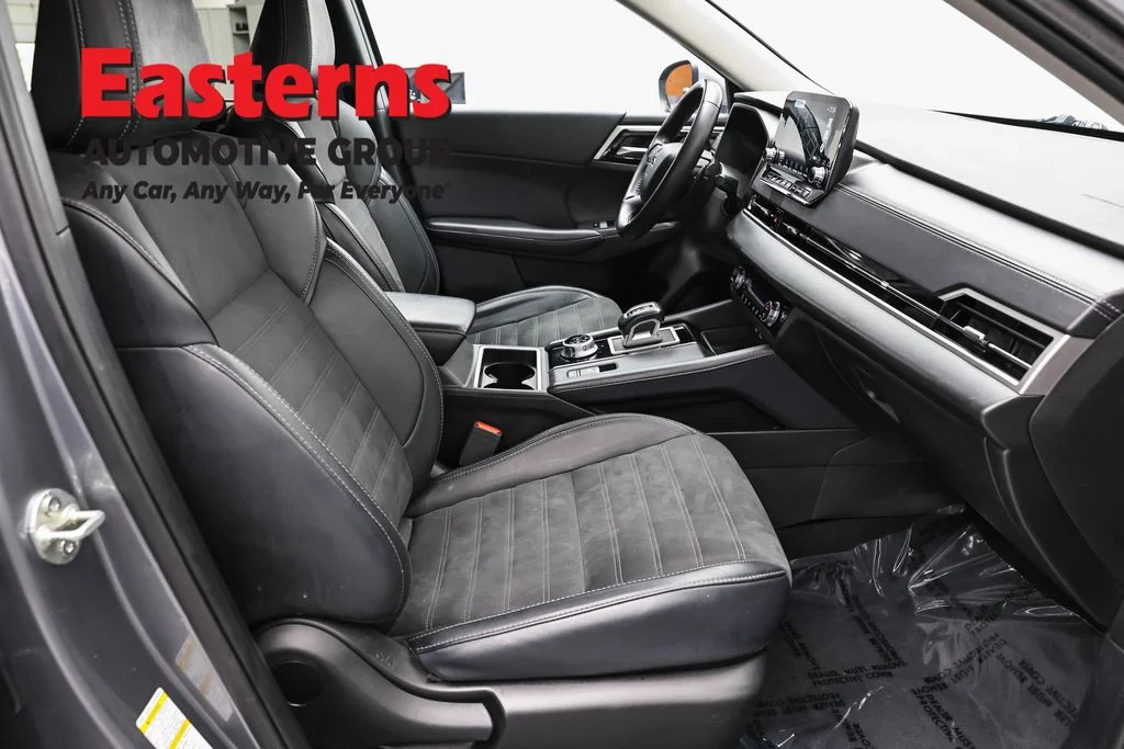 Used 2024 Gray Mitsubishi SE image 23