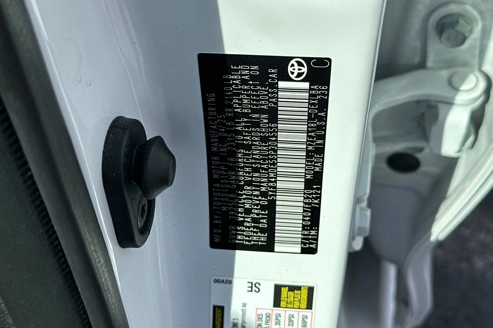 Used 2025 White Toyota LE image 26