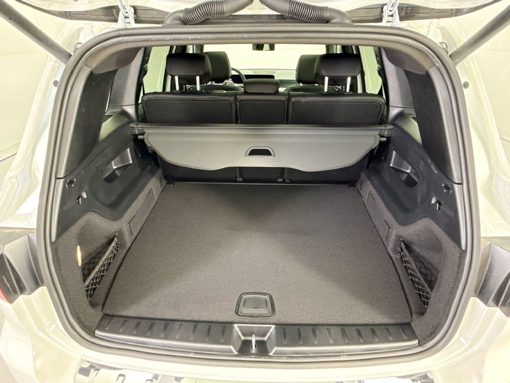 New 2026 Polar White Mercedes-Benz GLB 250 image 27