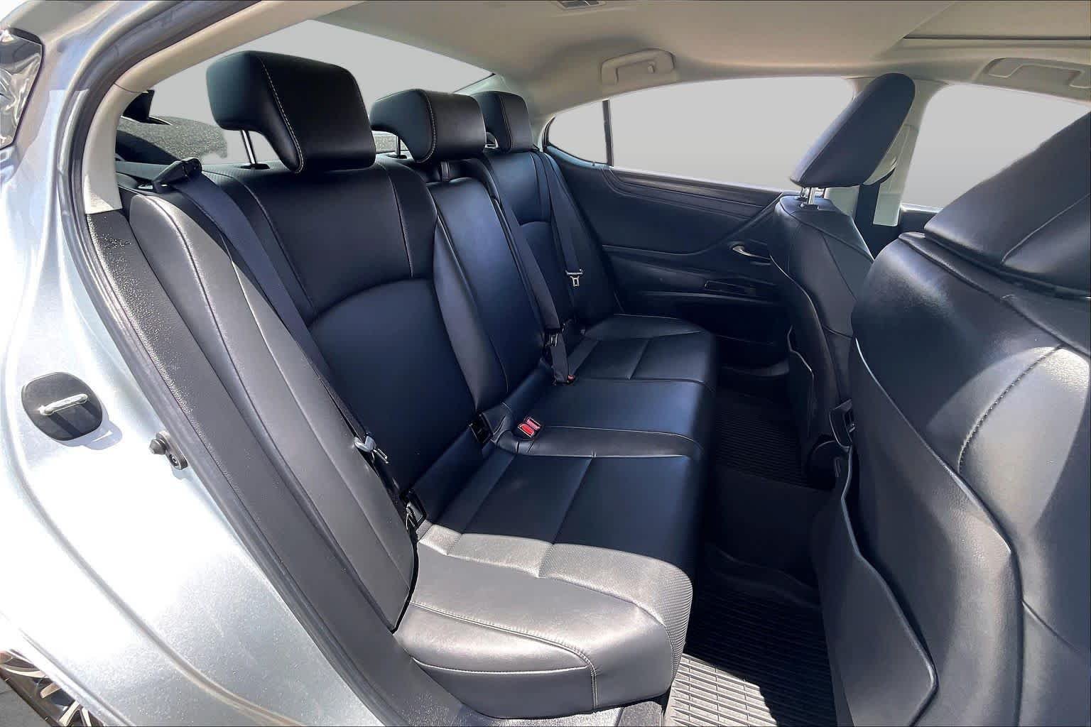 Used 2025 Iridium Lexus  image 18