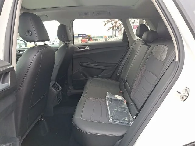 New 2026 White Volkswagen 1.5T SE Black image 6