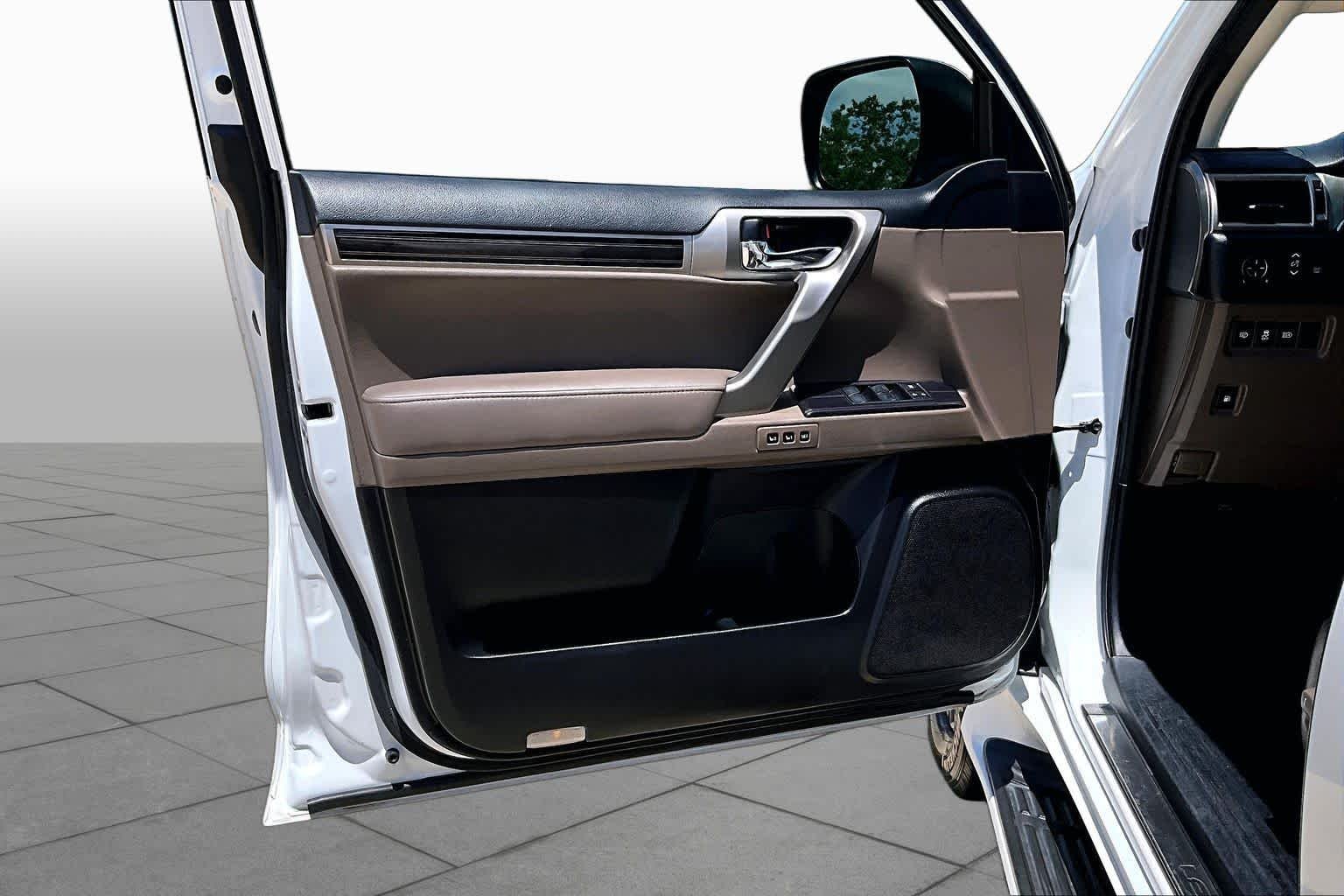 Used 2020 Starfire Pearl Lexus Premium image 22
