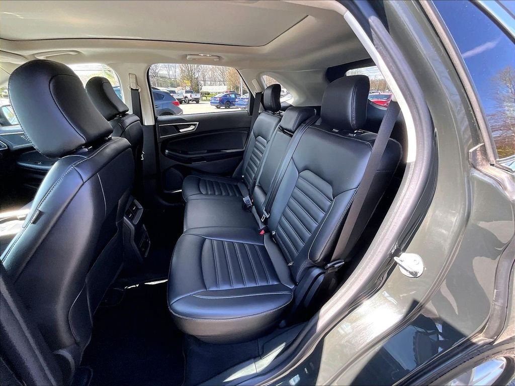 Used 2022 Green Ford SEL image 15